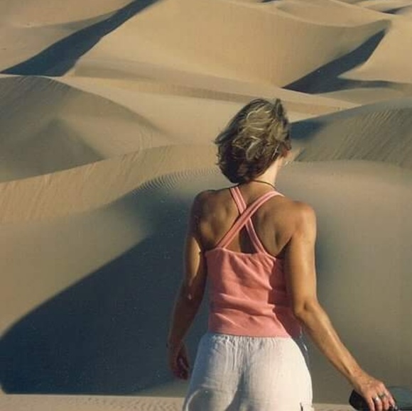 Meet your Posher, Marilyn, from Joshua Tree! - Picture 2 of 15